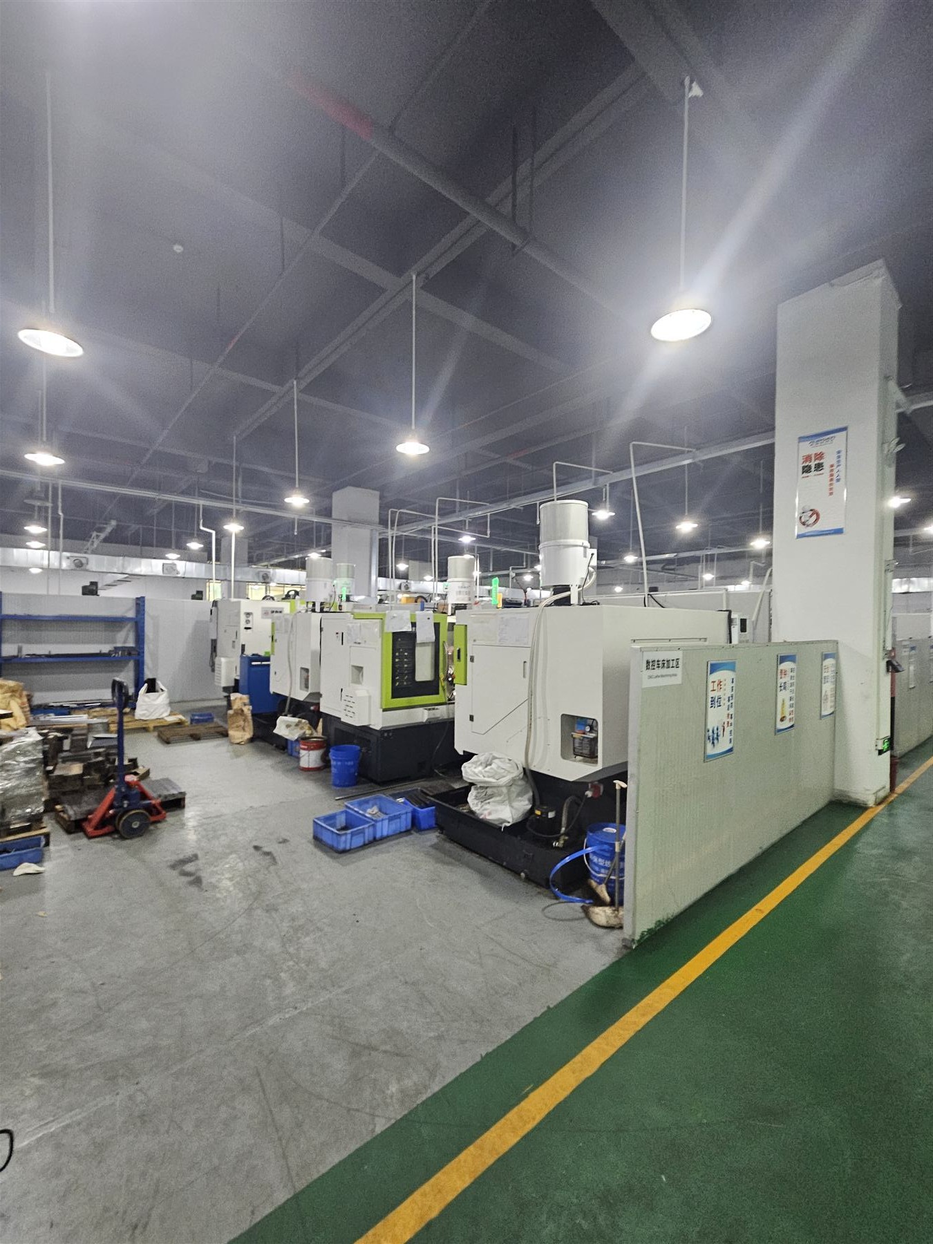 新恒荣工厂与精密 CNC 零件 2